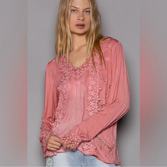 POL Tops - POL Pink Embroidered Floral Woven Top | Scalloped Trim Shirred Sleeves